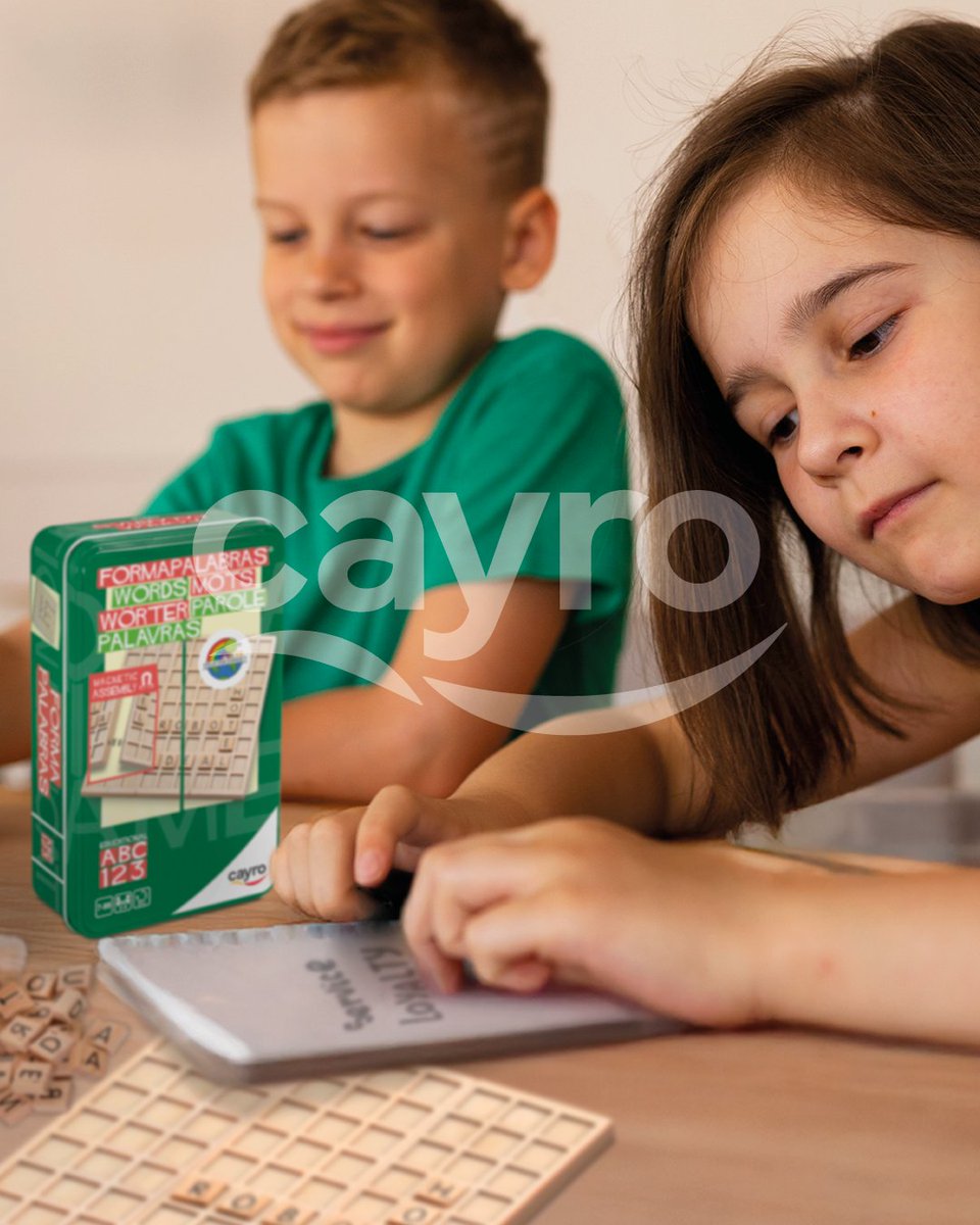 🔠🧠 ¡FORMAPALABRAS ahora en formato travel!

Llévalo donde quieras y crea combinaciones ganadoras con estrategia.
🔸 Caja metálica
🔸 Ideal para jugar en cualquier lugar

Mismo reto, nueva presentación. ¿Ya sabes con quién jugarás?