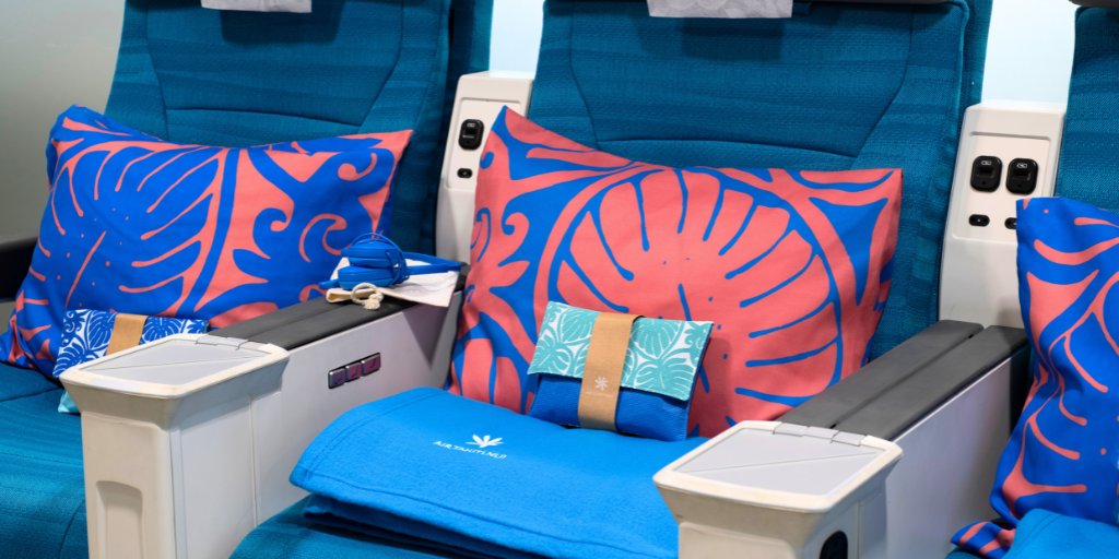 Your 𝑀𝑜𝑎𝑛𝑎 𝑃𝑟𝑒𝑚𝑖𝑢𝑚 𝐸𝑐𝑜𝑛𝑜𝑚𝑦 class becomes 𝐌𝐚̄𝐧𝐚𝐯𝐚 𝐏𝐫𝐞𝐦𝐢𝐮𝐦! ✨

✔️ Redesigned meal selection,
✔️ Complimentary welcome drink,
✔️ Enhanced drink selection,
✔️ New comfort accessories.

And much more 👉 bit.ly/manava-premium…