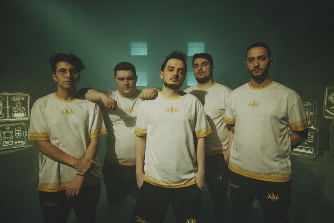 şu klasmanda bir kadro geliyor