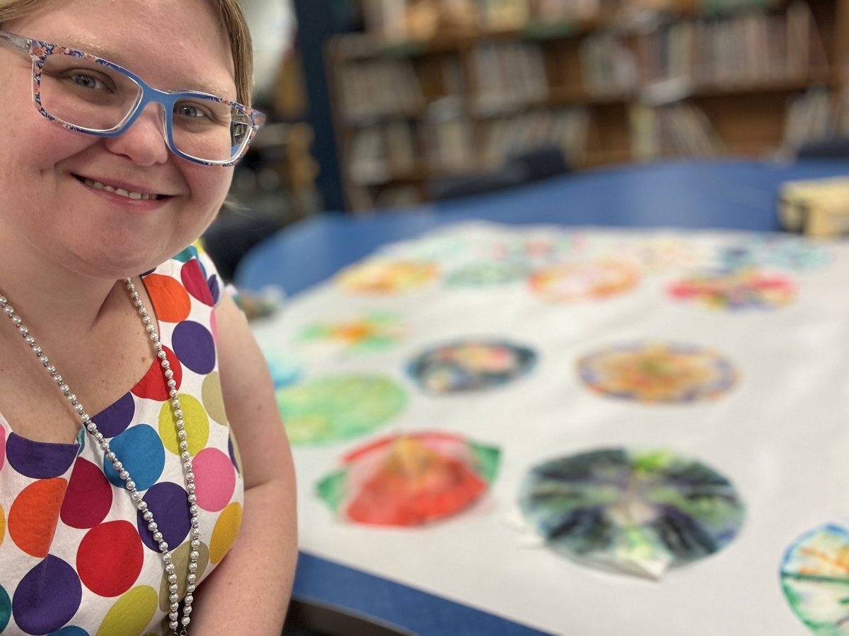 CabiReads's tweet photo. Dot Day -ish! They needed a day to dry but now they’re dazzling! 

#JCPSlibraries
@JCPS_LMS
@JCPSZone2
@JCASLKY
@CampTaylorES https://t.co/dcXdqeS56i
