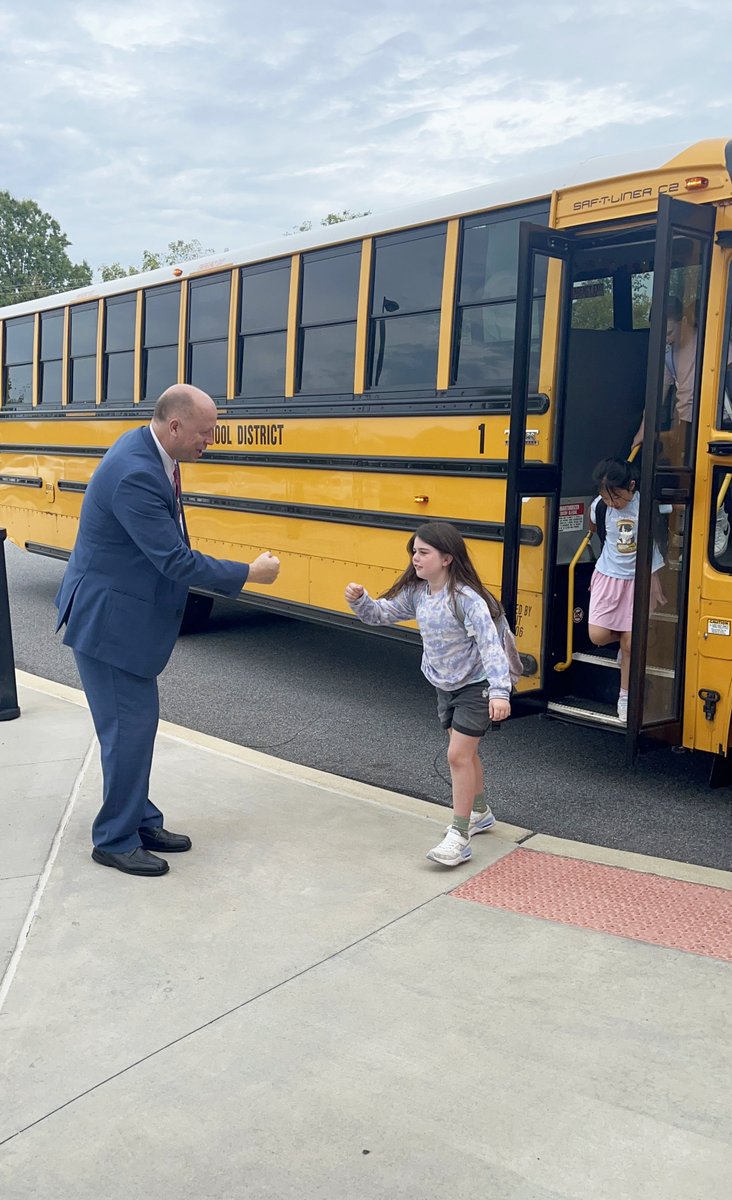 Today, it was Arrowhead Elementary's turn to welcome two special guests on the morning bus route: Superintendent Dr. David Zerbe and Methacton Education Foundation Executive Director Donna Piergallini. They rode along to share in the excitement of the new school year, greeting