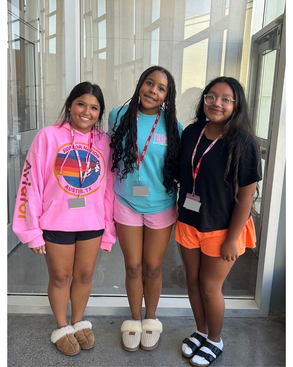 MHS9th's tweet image. Today we were letting our Marcus 9 Smiles Shine for Kindness week by wearing bright colors and sparkles! We were even treated to a Treat Trolley from our Admin team! #LISDBeKind #OneLISD #BeTheOne #AllRoadsLeadToExcellence