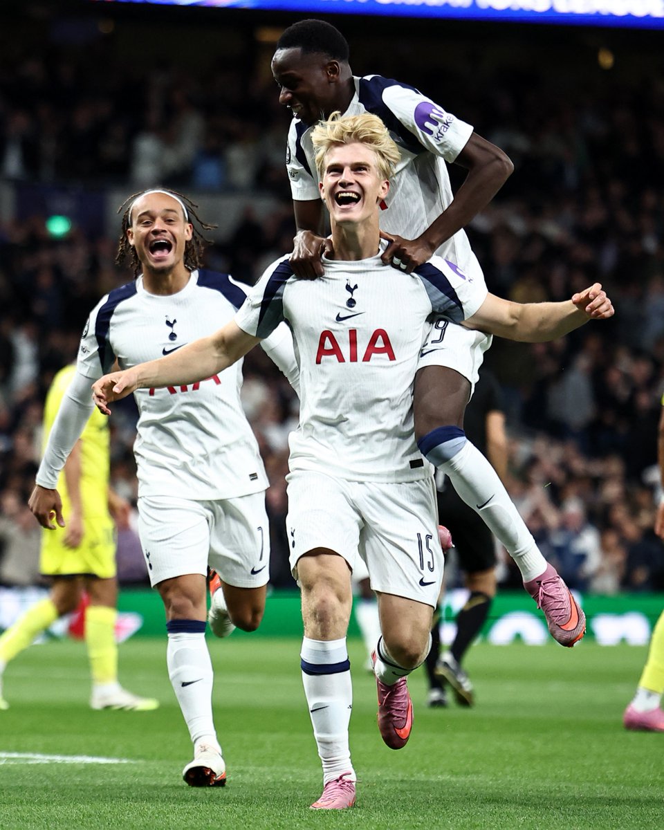 Tottenham ahead after four minutes! 🤍

#UCL