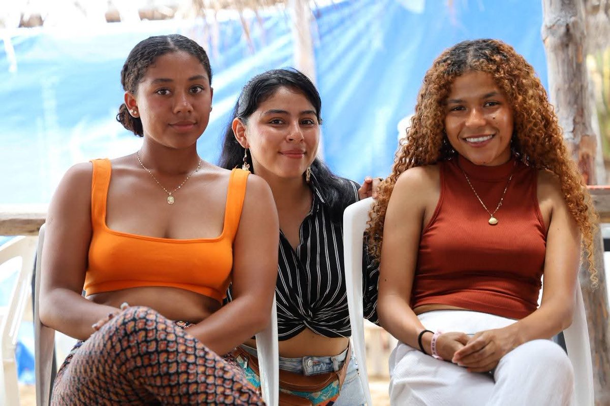 ¡Prima hermana te tengo chisme!

Del 6 de octubre al 14 de noviembre #INEGI pasará a tu casa a realizar la #Encuesta 
Intercensal.

Si te preguntan, dilo con orgullo: ¡Sí, soy una persona negra, afromexicana !

Nosotres también contamos porque somos parte de México.