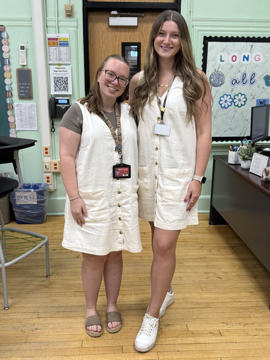 Seeing double 👯‍♀️! An unexpected twin day with <a href="/Miss_McCaffreyy/">Meaghan McCaffrey</a>! <a href="/MineolaUFSD/">Mineola UFSD</a> <a href="/MineolaMS/">Mineola Middle School</a> #MineolaProud