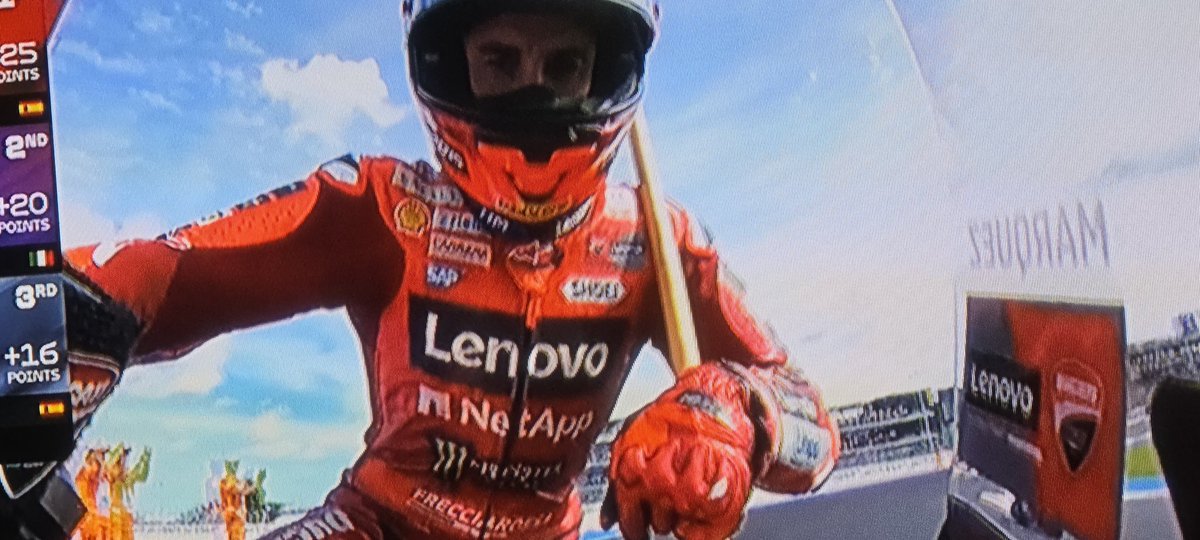 DutchHouseMouse's tweet image. Nu pas de MotoGp van afgelopen zondag gekeken maar wat een vette race was dat!! #motogp