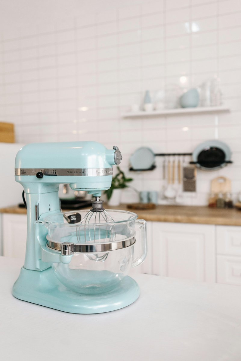 averagechefinfo's tweet image. Cooking is easier when your tools don’t let you down. 🍴
That’s why Average Chef Supply Store is opening soon — supplies that work, every time. 
#EverydayKitchen  
#KitchenEssentials  
#HeartOfTheHome  
#KitchenMadeSimple  
#ToolsThatWork  
#HomeWithLove   
#LoveYourKitchen