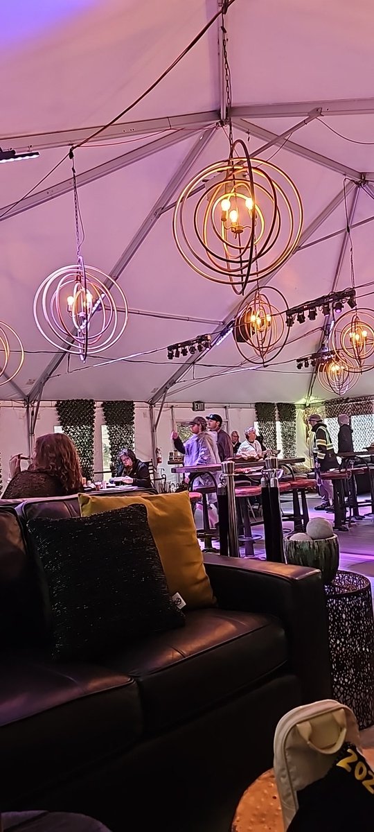 Vip and Dominion lounge. 

#hozier #jiffylubelive