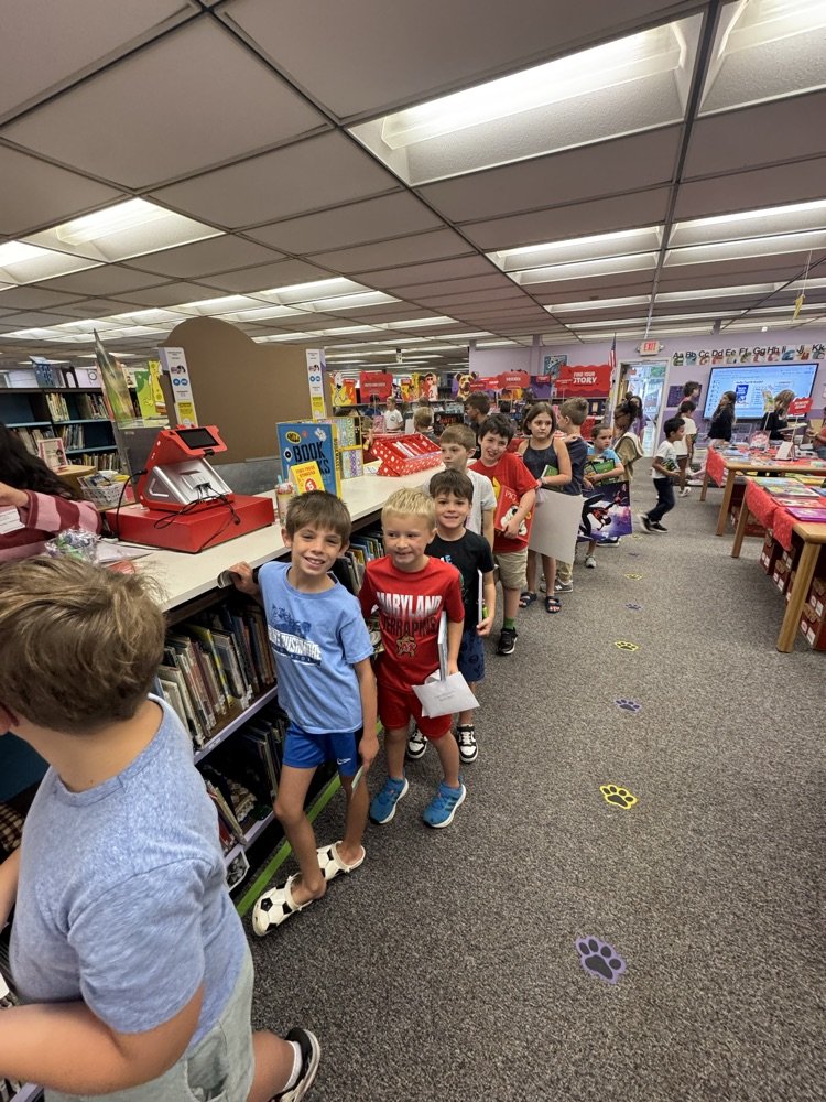 Our School Book Fair is in full swing! Students will be able to shop in the mornings, during their library specialty time, or during Fall Festival. 

Check out the schedule below:
Wed. AM - Grades 3-5
Thur. AM - Grades K-2
Thur. 5:30-7:30 - Fall Festival - All Students