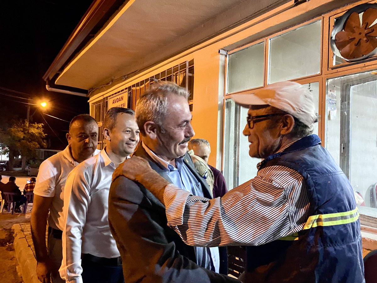 sahin_tin's tweet photo. Tavas’ımızın #Avdan Mahallesi’nde akşamın ilerleyen saatinde hemşehrilerimizle buluştuk. Sulama ve tarımsal yatırımlar üzerine istişare ettik. Bereketli toprağıyla Avdan; #Tavas’ın hafızasında alın teriyle yoğrulmuş emeğin simgesidir. Memleketimiz için aşkla çalışmaya devam! 🇹🇷 https://t.co/XBdeMOzRiA