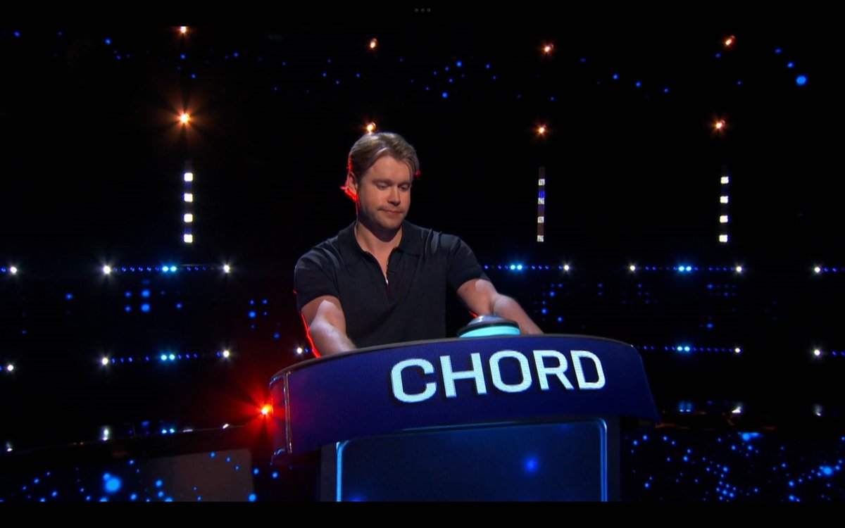 PCOBmidias's tweet photo. 📷|Screenshot do Chord Overstreet na estreia do programa "Celebrity Weakest Link" episódio "Glee Homecoming" que foi ao ar ontem dia 15 de setembro na fox. 7 https://t.co/HcTLpFnWhS
