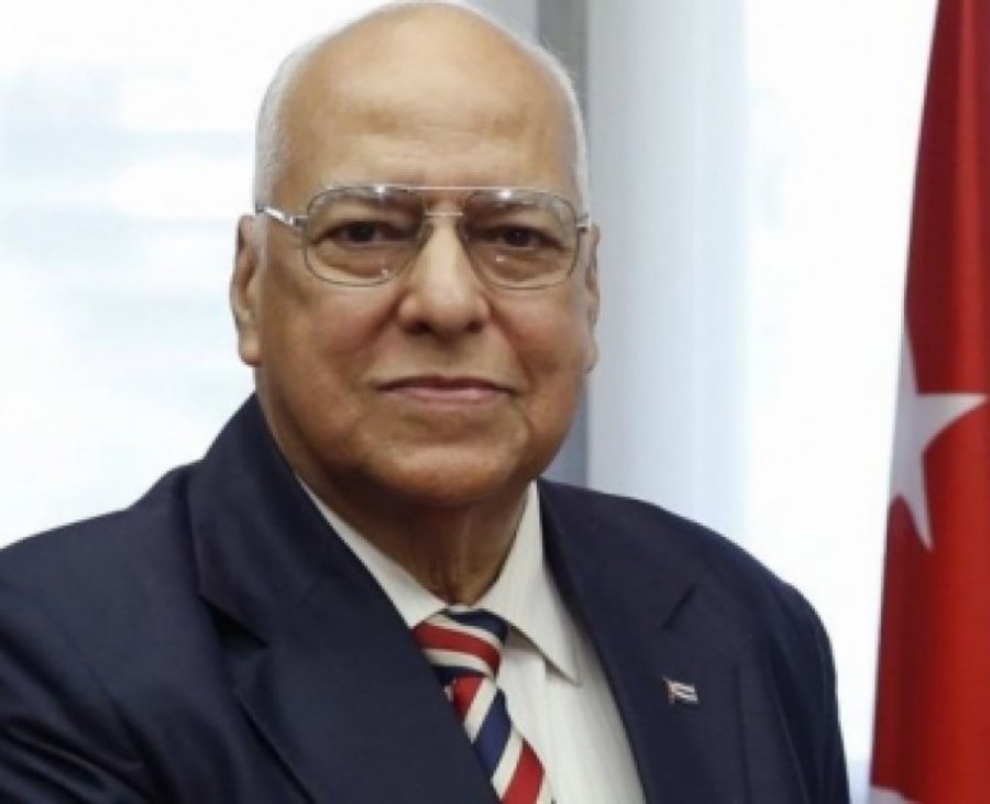 Muy triste noticia para #Cuba el fallecimiento del querido compañero Ricardo Cabrisas Ruíz, un hombre ejemplar que dedicó toda su vida a la Revolución. Lleguen a sus familiares y amigos nuestras más sentidas condolencias y un fuerte abrazo en este difícil momento.