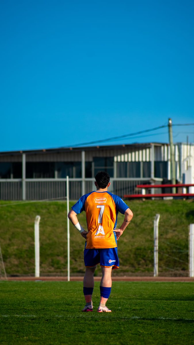 Cuando todos te dicen " Jugaste bien animal, jugaste bien Tito" pero por dentro sabes que pudiste dar más de vos, y así mismo el cuerpo no te respondía 😮‍💨🙁