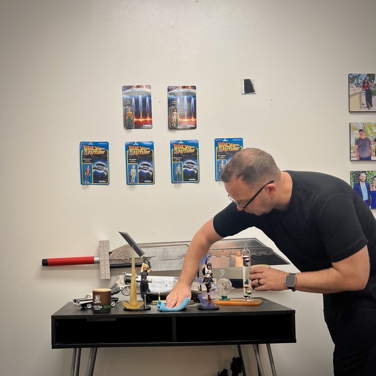 AdamChurchwell's tweet image. I made my workspace a place that inspires, not drains. Simple changes—good light, a plant—boost my mood and productivity. What’s one thing that makes your workspace feel like yours? #WorkLifeHarmony #SuccessSimplified