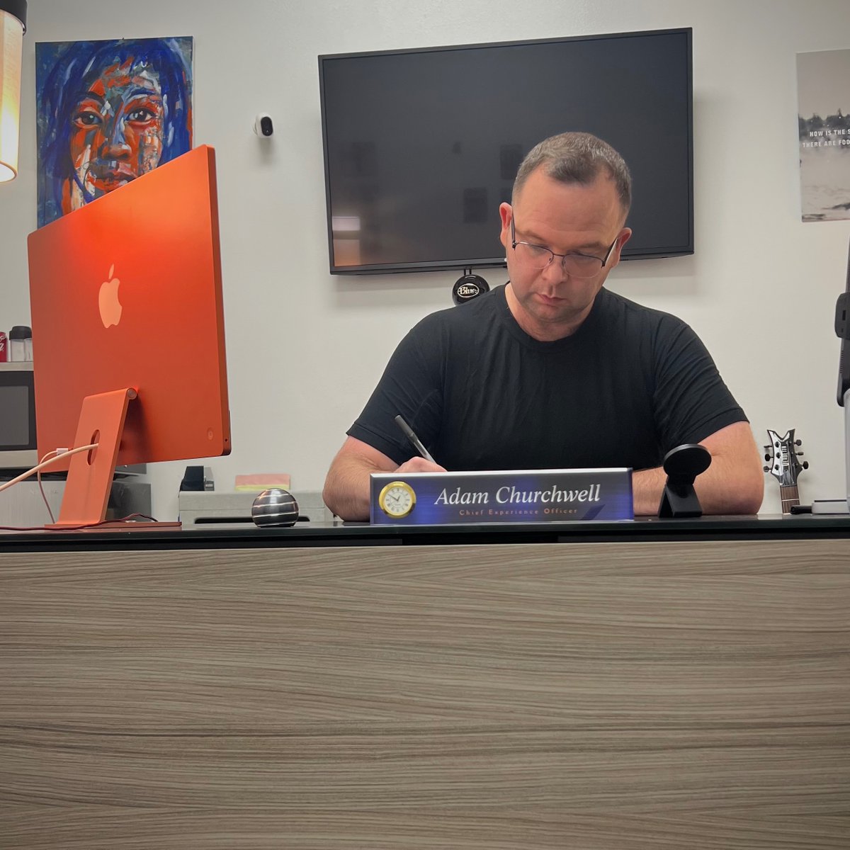 AdamChurchwell's tweet image. I made my workspace a place that inspires, not drains. Simple changes—good light, a plant—boost my mood and productivity. What’s one thing that makes your workspace feel like yours? #WorkLifeHarmony #SuccessSimplified