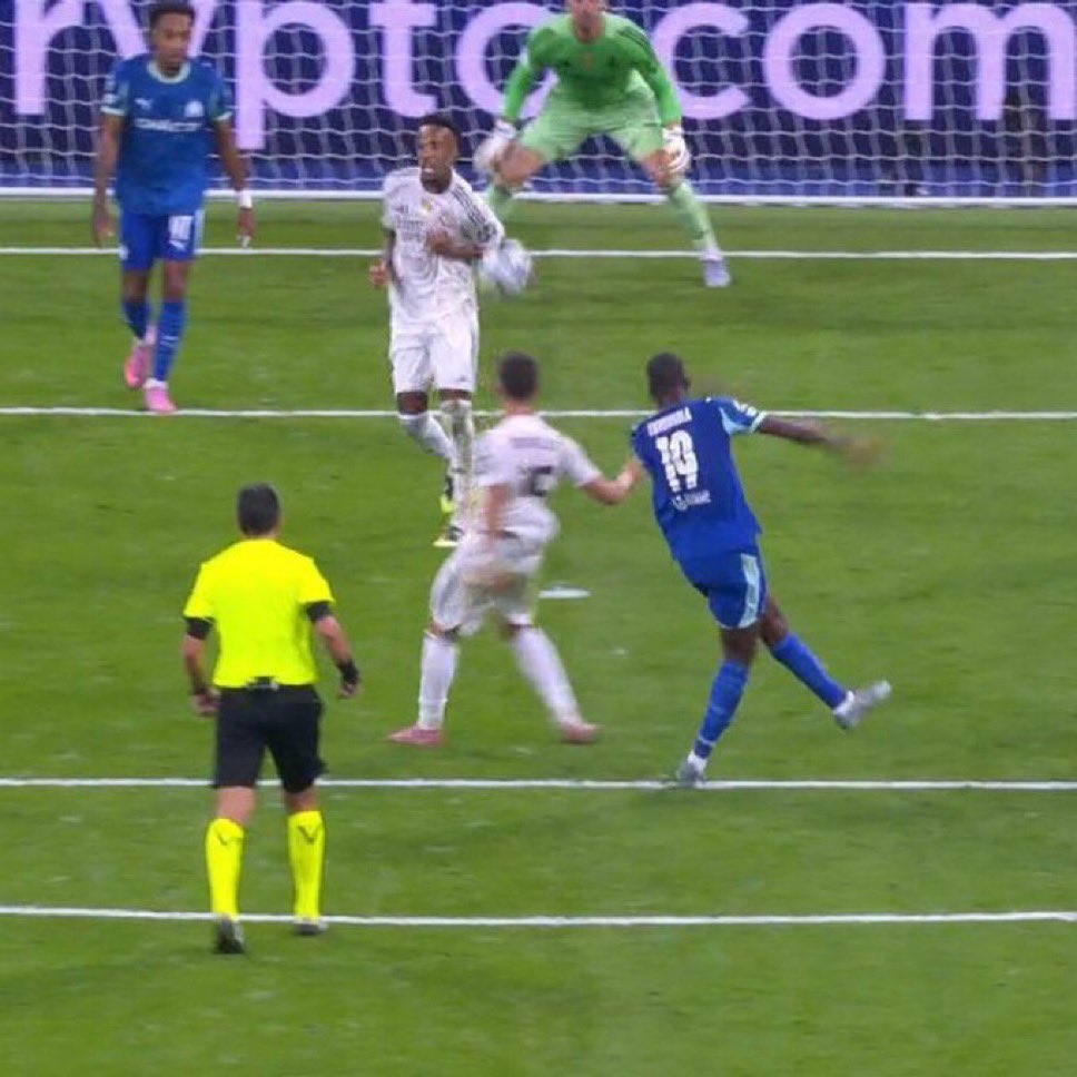 PAS DE PENALTY POUR L’OM LÀ ???!!

Ok pourquoi pas…