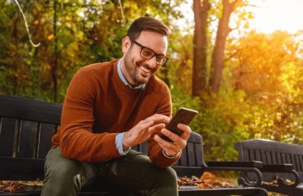 Fall is a BUSY season for buyers and business owners.

There are lots of opportunities to get new customers, but little time to do it!

Let's make it easier with these fall marketing, advertising, and social media ideas! 🍂