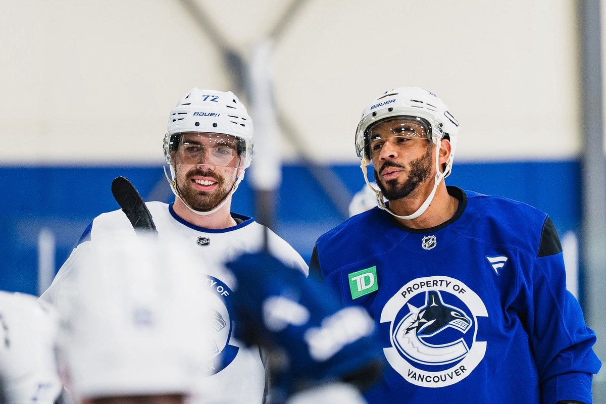 Did someone say we play hockey this weekend? 😄