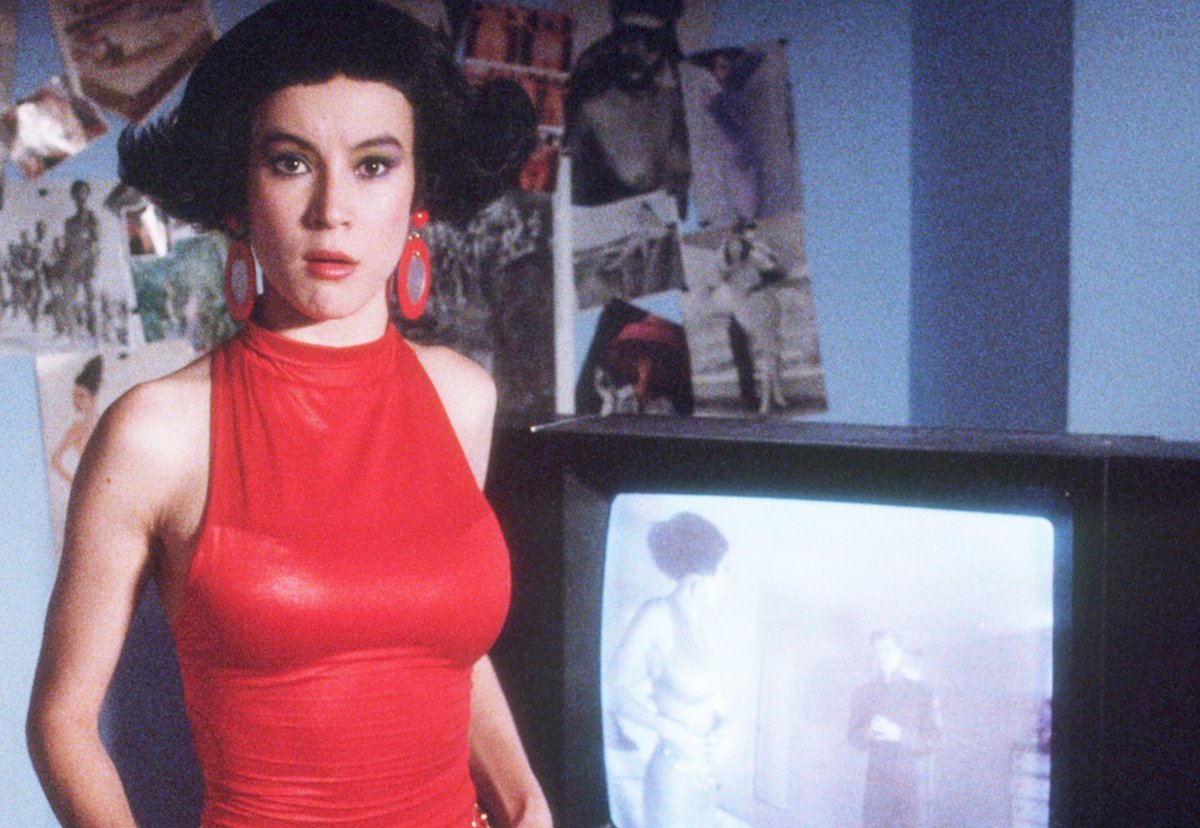 Mabellonghettl's tweet photo. Jennifer Tilly in "Remote Control" 

dir. Jeff Lieberman -1988 https://t.co/Bs2XKGlbHg