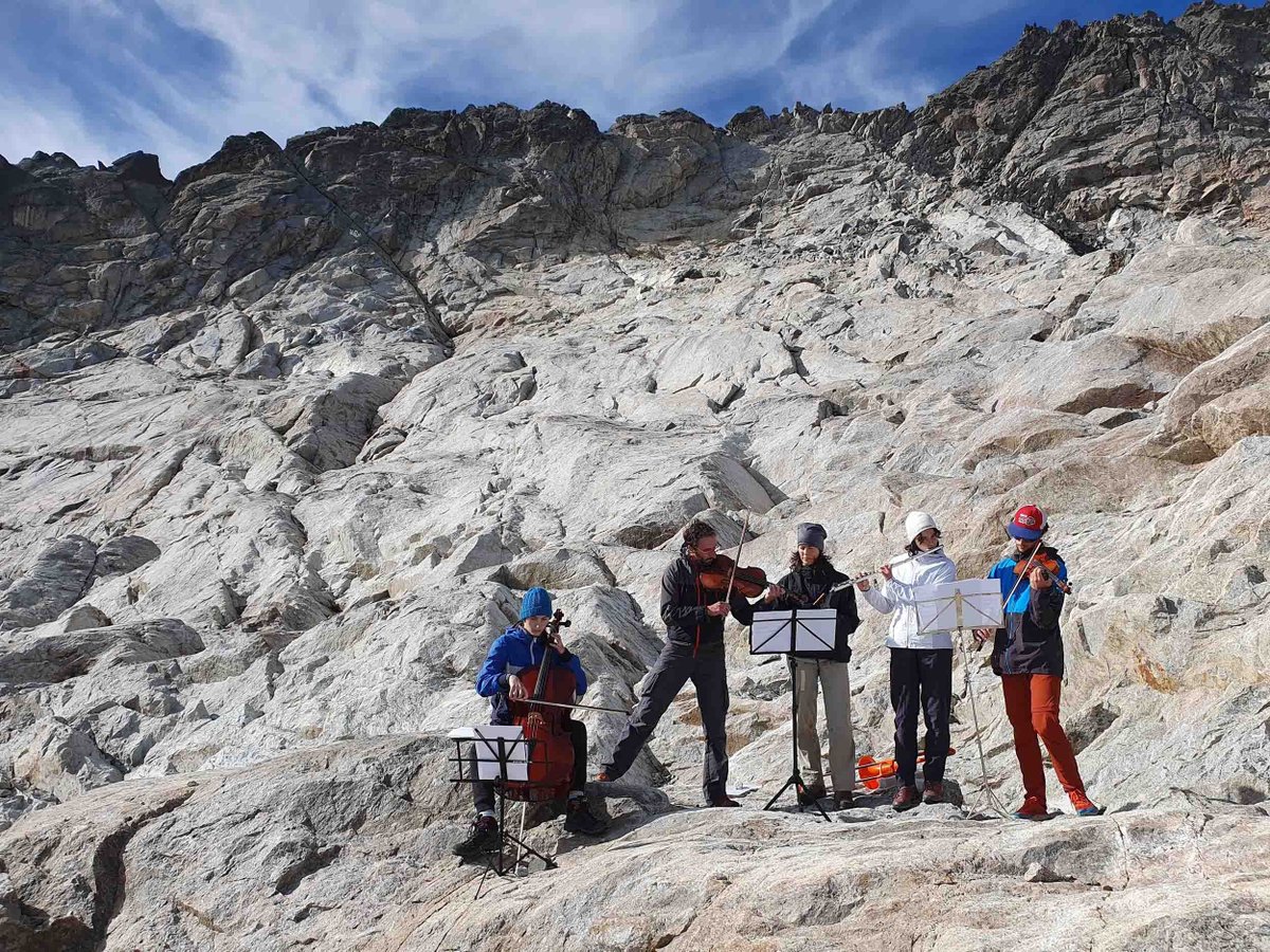 Melaine Le Roy (@subfossilguy) on Twitter photo Boum Glacier
2000 | 2023 ✝️
Pyrenean glaciers will be gone within 10 yrs! 🔥
Boum passed away in 2023 and a moving tribute was paid to him last Sunday!
france3-regions.franceinfo.fr/occitanie/haut…
'Funny' to see headline from 2020 saying that Boum will be gone by 2040...😱
ladepeche.fr/2020/09/13/en-… Boum Glacier
2000 | 2023 ✝️
Pyrenean glaciers will be gone within 10 yrs! 🔥
Boum passed away in 2023 and a moving tribute was paid to him last Sunday!
france3-regions.franceinfo.fr/occitanie/haut…
'Funny' to see headline from 2020 saying that Boum will be gone by 2040...😱
ladepeche.fr/2020/09/13/en-…