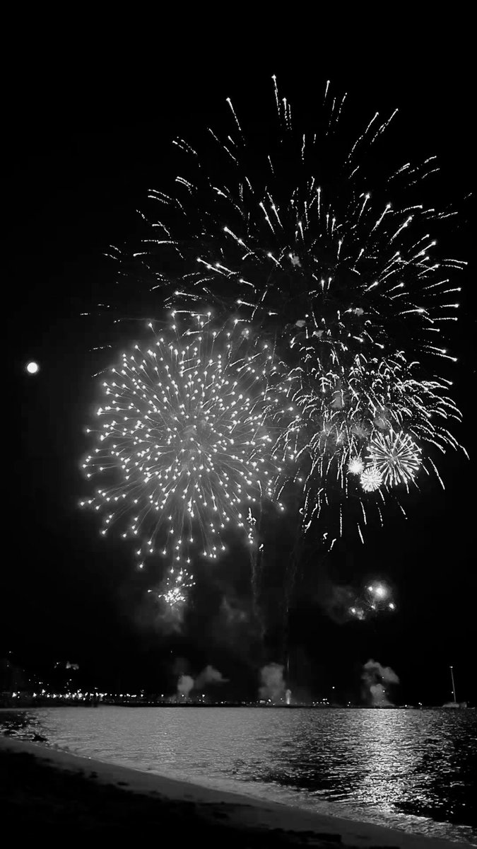 kaileedp006's tweet image. #os — #hani

 Toni está algo nervioso por la misión de las pirulas, y Hai siempre estará dispuesto a calmar sus nervios.

[ segunda parte ]