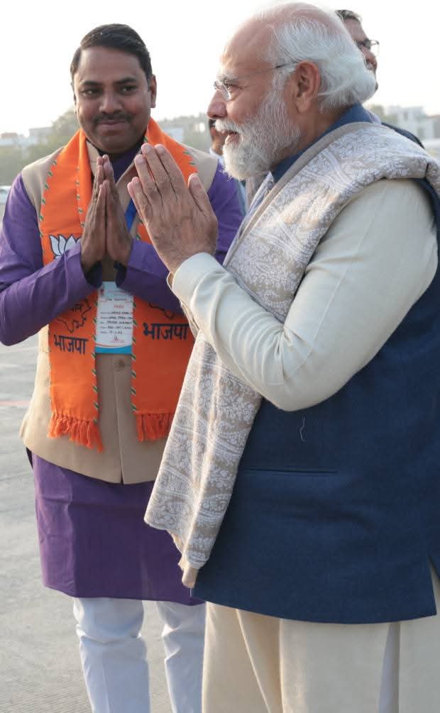 विश्व के सबसे लोकप्रिय नेता, मां भारती का गौरव बढ़ाने वाले और राष्ट्र निर्माण में निरंतर समर्पित आदरणीय प्रधानमंत्री श्री नरेंद्र मोदी जी को 75वें जन्मदिवस पर बहुत बहुत बधाई एवं शुभकामनाएँ।
ईश्वर से प्रार्थना है कि आप दीर्घायु हों, आपका यशस्वी नेतृत्व देशहित के कार्यों में इसी