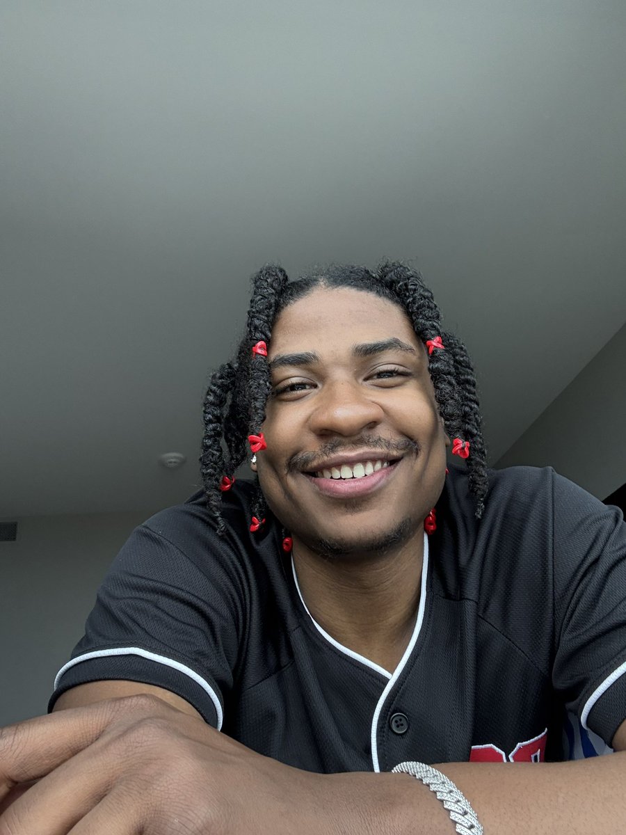 monye147's tweet image. 