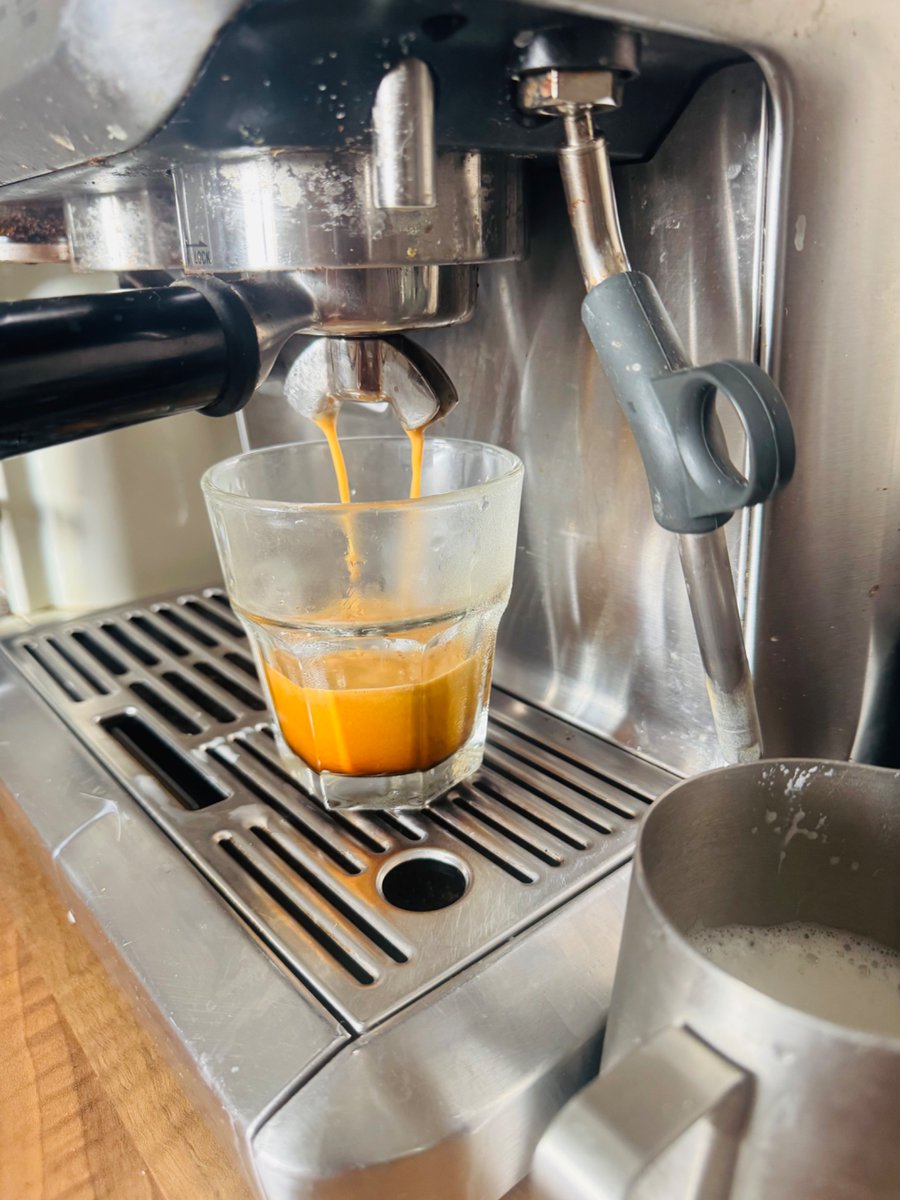 dukemetax1's tweet image. Good morning 🌞🏆

Say it back if you believe in yourself GM 🖤❤️💚🍀