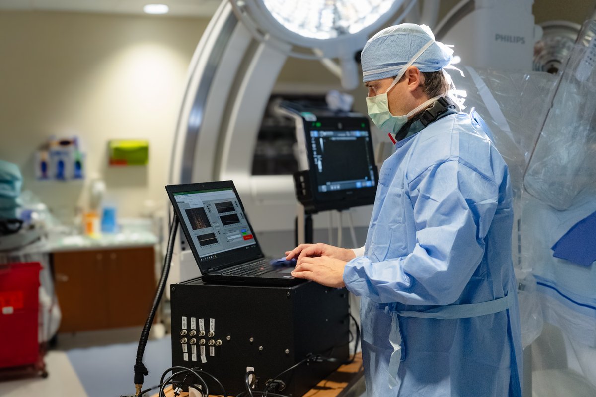 USouthFlorida's tweet photo. Bold Research. Real Impact.

@USFHealth neurologist Dr. Maxim Mokin and his team are transforming the landscape of stroke care through innovative clinical trials and advanced surgical techniques.

By pioneering the use of the latest catheter technologies, they’re helping ensure that patients receive fast, effective treatments that minimize brain damage and maximize recovery.

🔗: https://t.co/c8gV7ja4vO