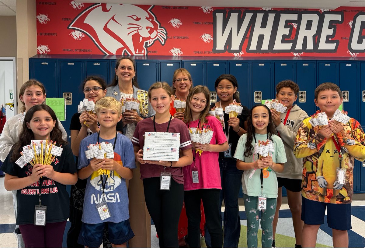 TomballISD's tweet image. 🇺🇸✏️ This week, @TomballISD is proud to celebrate Constitution Week! 

Thanks to the Daughters of the American Revolution, every 5th grader in TISD received a special pencil printed with the Preamble to the U.S. Constitution — a daily reminder of our nation’s foundation.