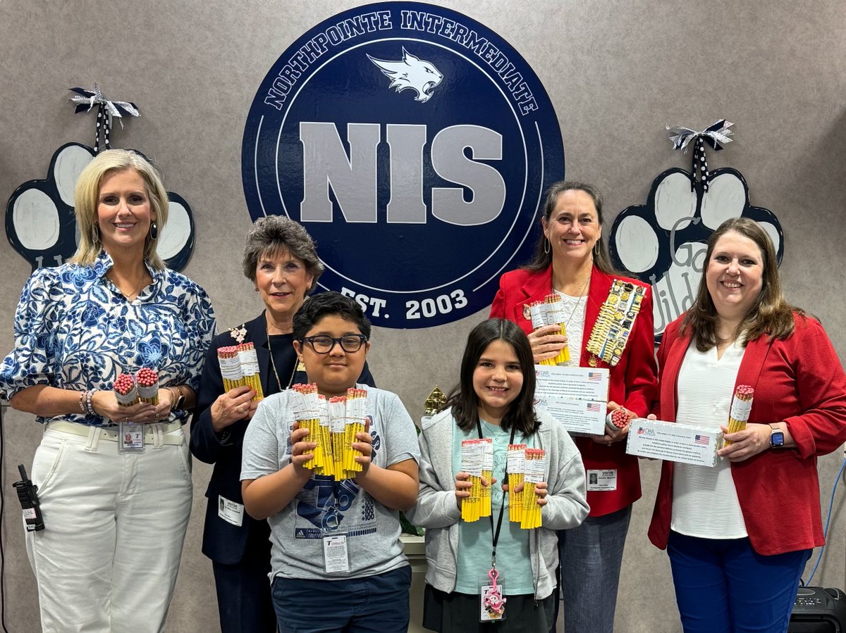 TomballISD's tweet image. 🇺🇸✏️ This week, @TomballISD is proud to celebrate Constitution Week! 

Thanks to the Daughters of the American Revolution, every 5th grader in TISD received a special pencil printed with the Preamble to the U.S. Constitution — a daily reminder of our nation’s foundation.