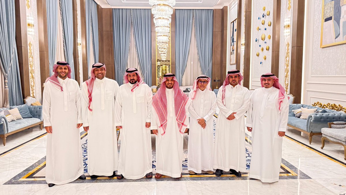 في ضيافة الاخ العزيز عبدالله الماجد <a href="/a_aalmajed/">عبدالله الماجد</a> تم عقد اجتماع لمجلس الادارة ومناقشة عدد من الملفات التي تهم الشأن النصراوي..
بالتوفيق لنصرنا الغالي💛💙