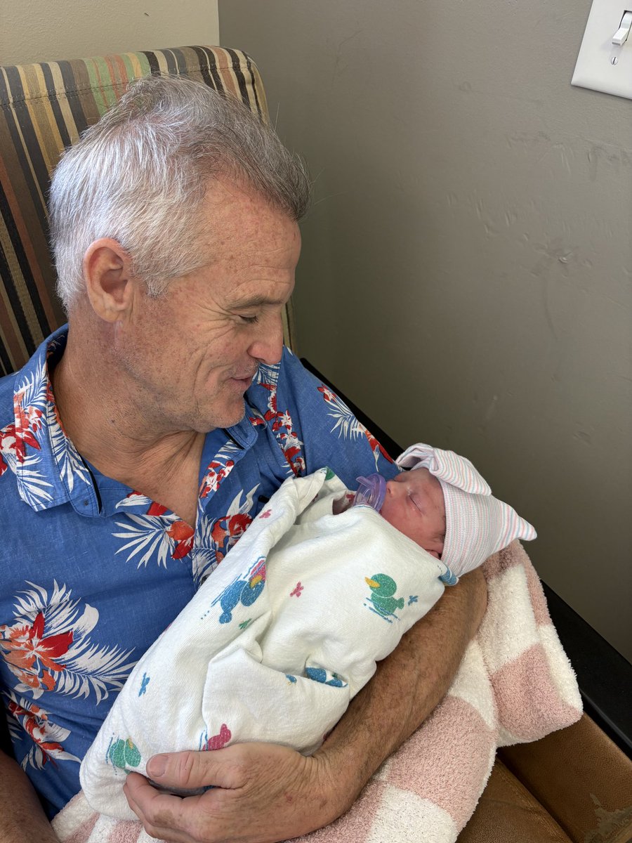 Kenny_Wallace's tweet photo. Kim and myself are blessed grandparents.
Leni is here 😁❤️ https://t.co/9vcx8Mb16U