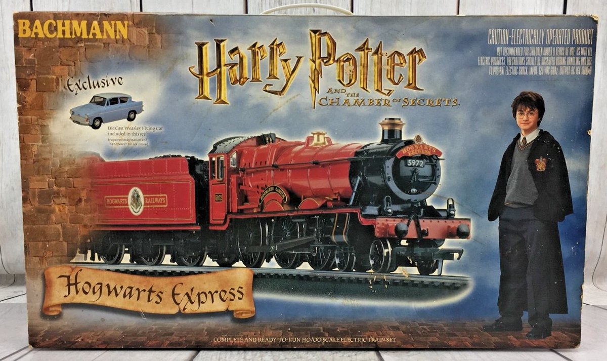tradepostpawn's tweet image. 🚂✨ All aboard the Hogwarts Express! ✨🚂
Harry Potter train set — complete with exclusive die-cast Weasley flying car! 🧙‍♂️
Perfect for fans &amp;amp; collectors. 🪄 Don’t miss it!
📍 Available now at Trading Post Pawn.
#ShopSmallShopLocal #TradingPostPawn #HarryPotter #HogwartsExpress