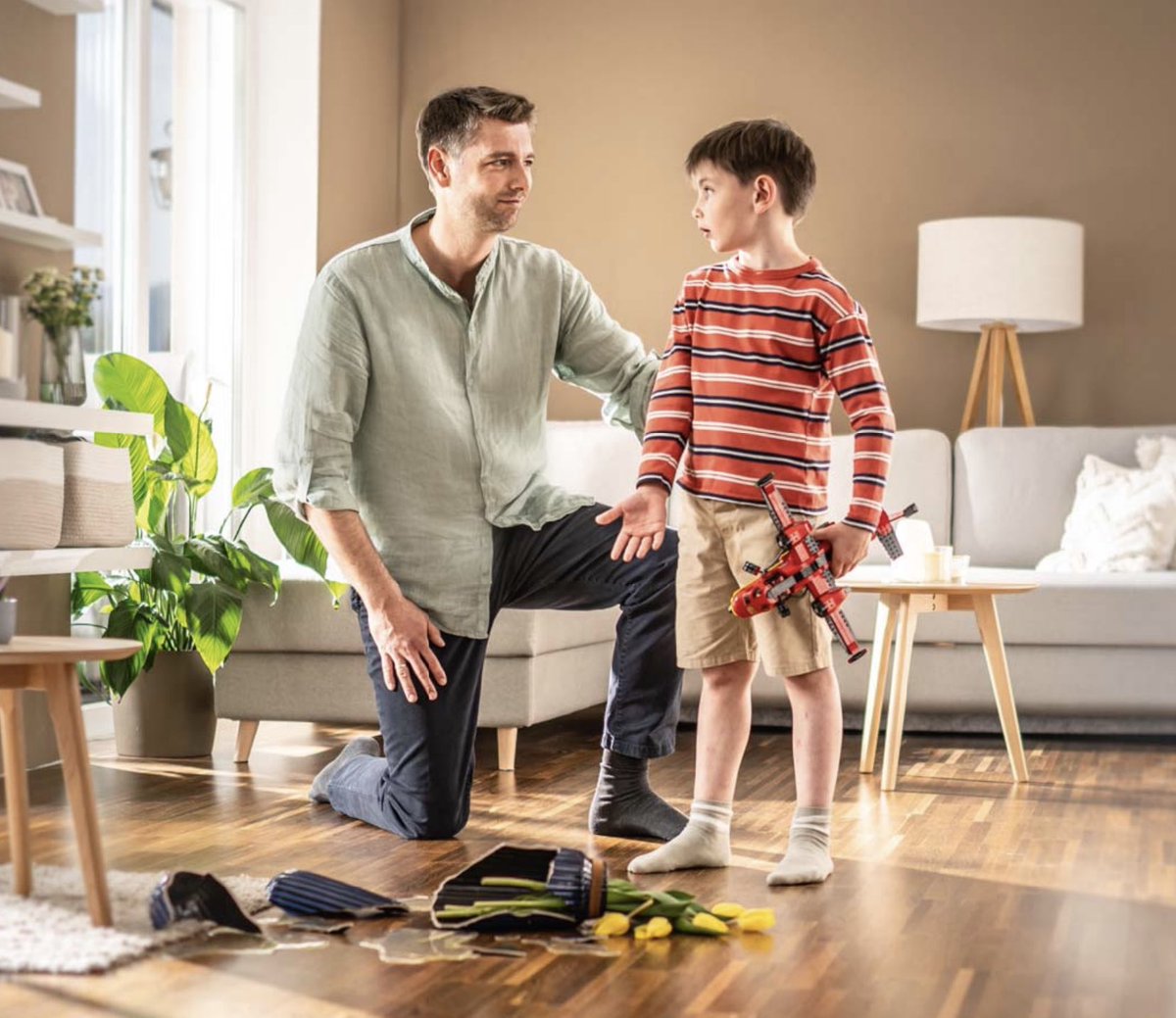 pimitopomo's tweet image. Intrigued by the Dec 2025 Watchtower cover: dad + kid + broken vase. It only loosely ties to the content (if at all). Makes me wonder… is WT preparing a live-action Caleb &amp;amp; Sophia movie?
#exjw #jworg