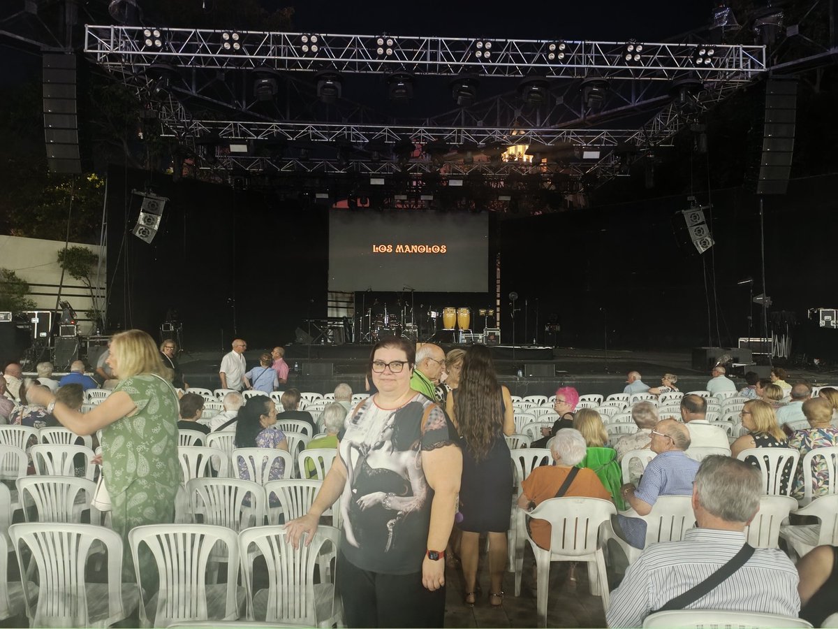 Tarde intensa en la #FeriaAlbacete2025 🌞
Trampolín en El Pincho 🤸‍♀️, minuto de ruido por Gaza 🕊️, noria + sidra + Miguelitos 🎡🍏, y cierre con Los Manolos en la verbena del Día del Mayor 🎶
Porque #DisfrutarTambiénCuenta 💜
#UnidasPodemos