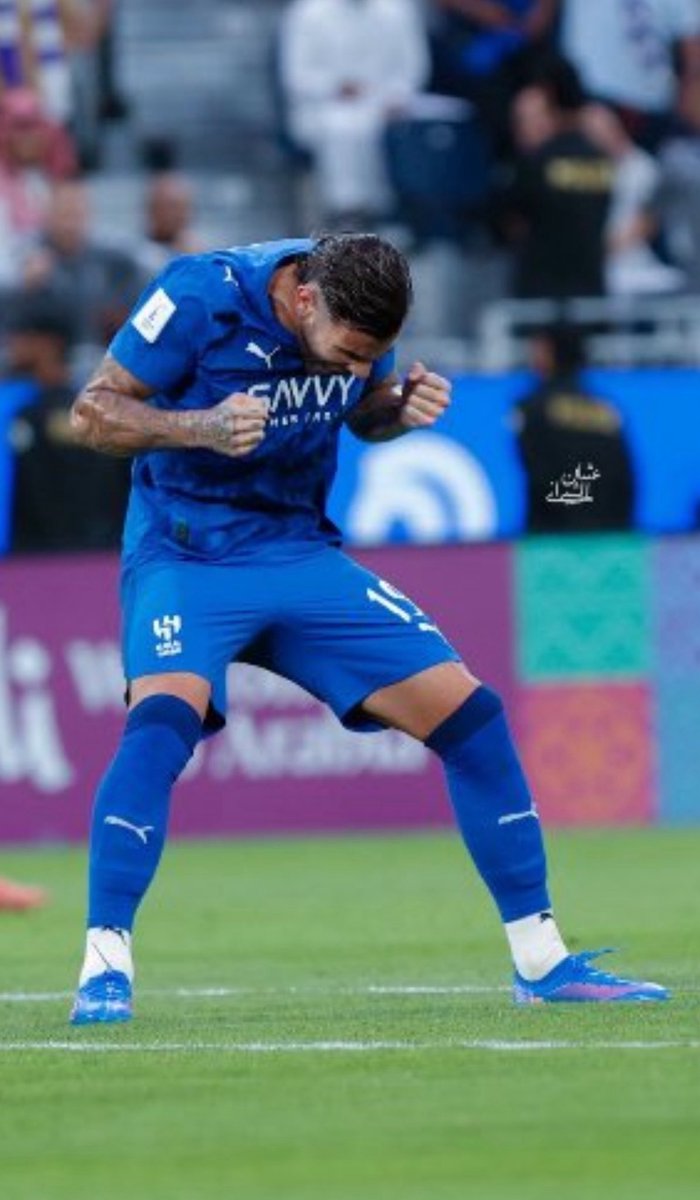 الف مليون مبرووك زعيمات و زعماء الهلال العالمي 😍💙🤍

بداية رائعة في النخبة 🫡

 #الهلال_الدحيل