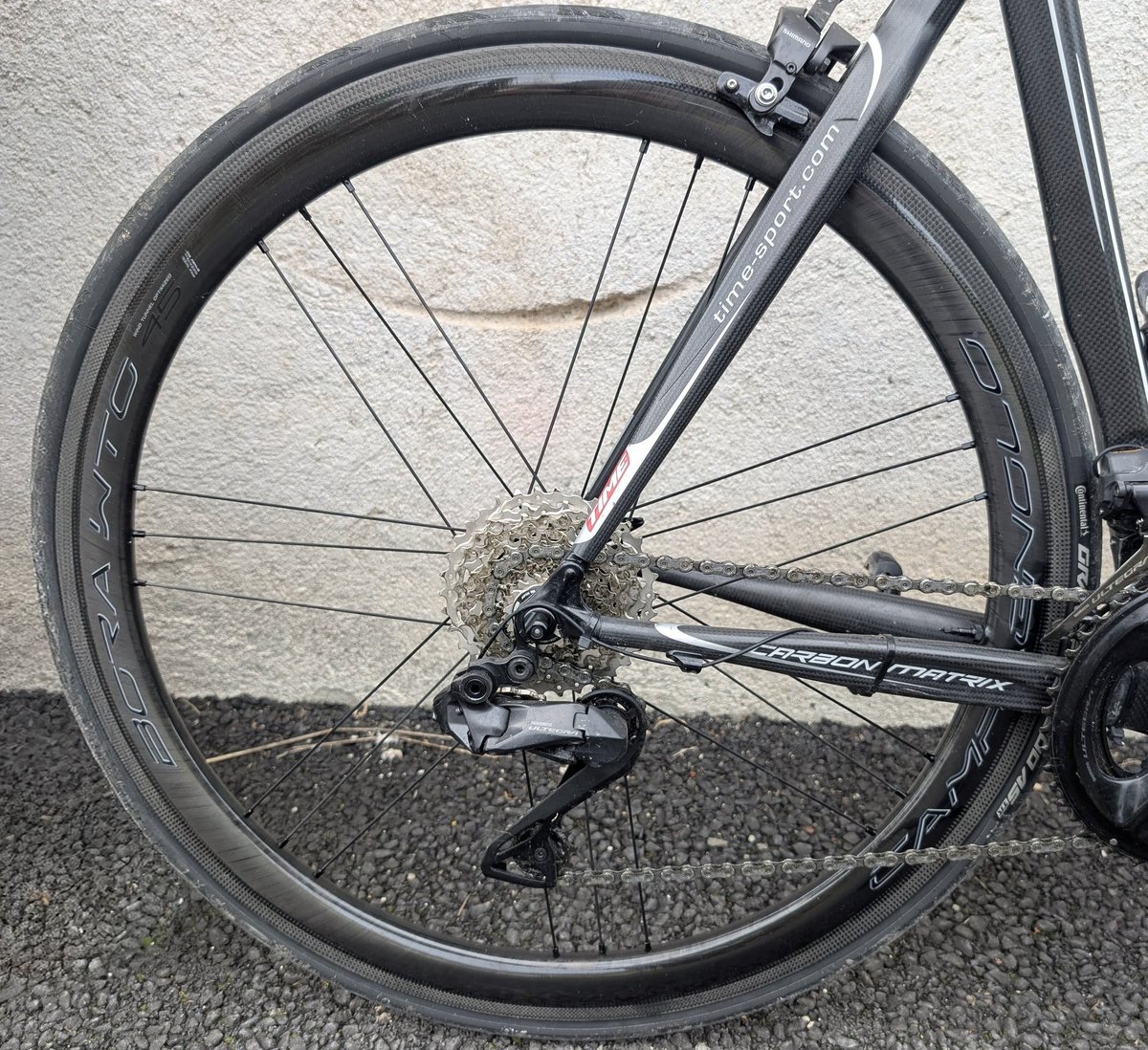 Romain Gillardeau (@viromain16) on Twitter photo Mon petit vélo avec ses nouvelles roues <a href="/campagnolosrl/">Campagnolo</a> #campaBora
Premier test rapides c'est simple tu roule sur un nuage c'est juste dingue .... Hâte de tester sur 2-3 h de vélo a fond mais hélas ça sera qu'après les vendanges lol pour l'instant c'est travail et c'est tout mdr Mon petit vélo avec ses nouvelles roues <a href="/campagnolosrl/">Campagnolo</a> #campaBora
Premier test rapides c'est simple tu roule sur un nuage c'est juste dingue .... Hâte de tester sur 2-3 h de vélo a fond mais hélas ça sera qu'après les vendanges lol pour l'instant c'est travail et c'est tout mdr