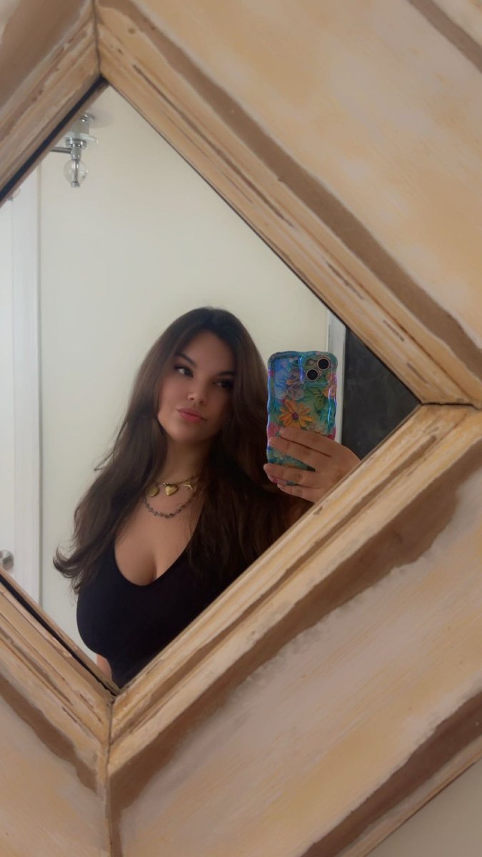 AddisonRose7's tweet image. she’s brunette again❤️‍🔥