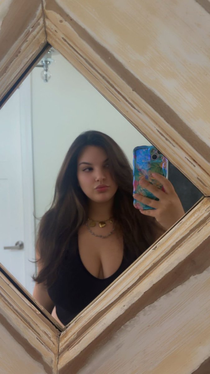 AddisonRose7's tweet image. she’s brunette again❤️‍🔥