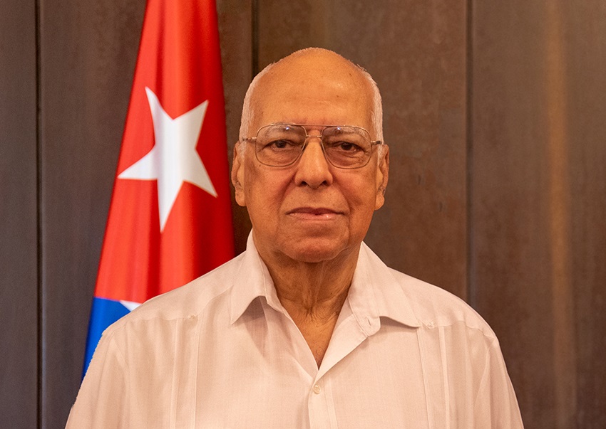 Con honda tristeza hemos conocido de la partida física del querido compañero Ricardo Cabrisas Ruíz, vice primer ministro y Héroe del Trabajo de la República de Cuba, quien ocupó durante toda su vida diferentes responsabilidades diplomáticas y de Gobierno.