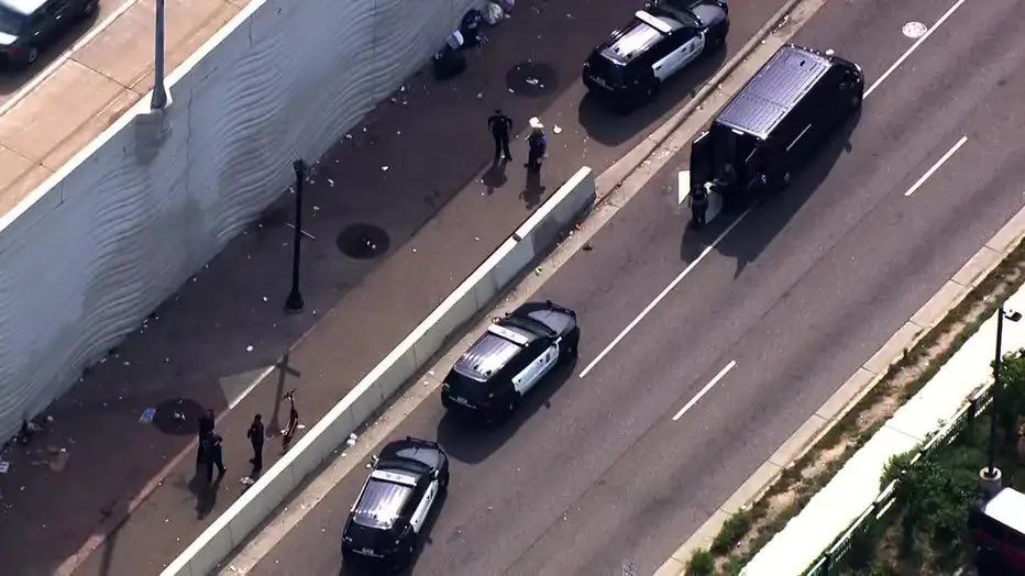 GalacticScope's tweet image. 🚨 UPDATE: Minneapolis Violence Today 🚨
Two separate mass shootings shook Minneapolis within hours:

🔴 Homeless encampment attack – At least 8 people shot, with 4 fighting for their lives. Witnesses described chaos as gunfire tore through the camp, scattering dozens.…