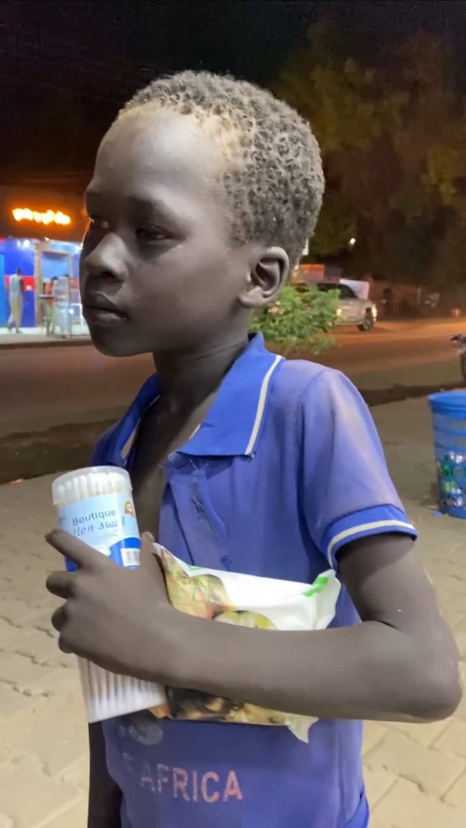 Cholatak's tweet image. The power of social media:
If you remember, I once shared a short interview clip with a young boy named Juba , a 5-year-old street vendor who was working to support his family. The video which I posted two years ago, went viral and touched the hearts of many, especially among…