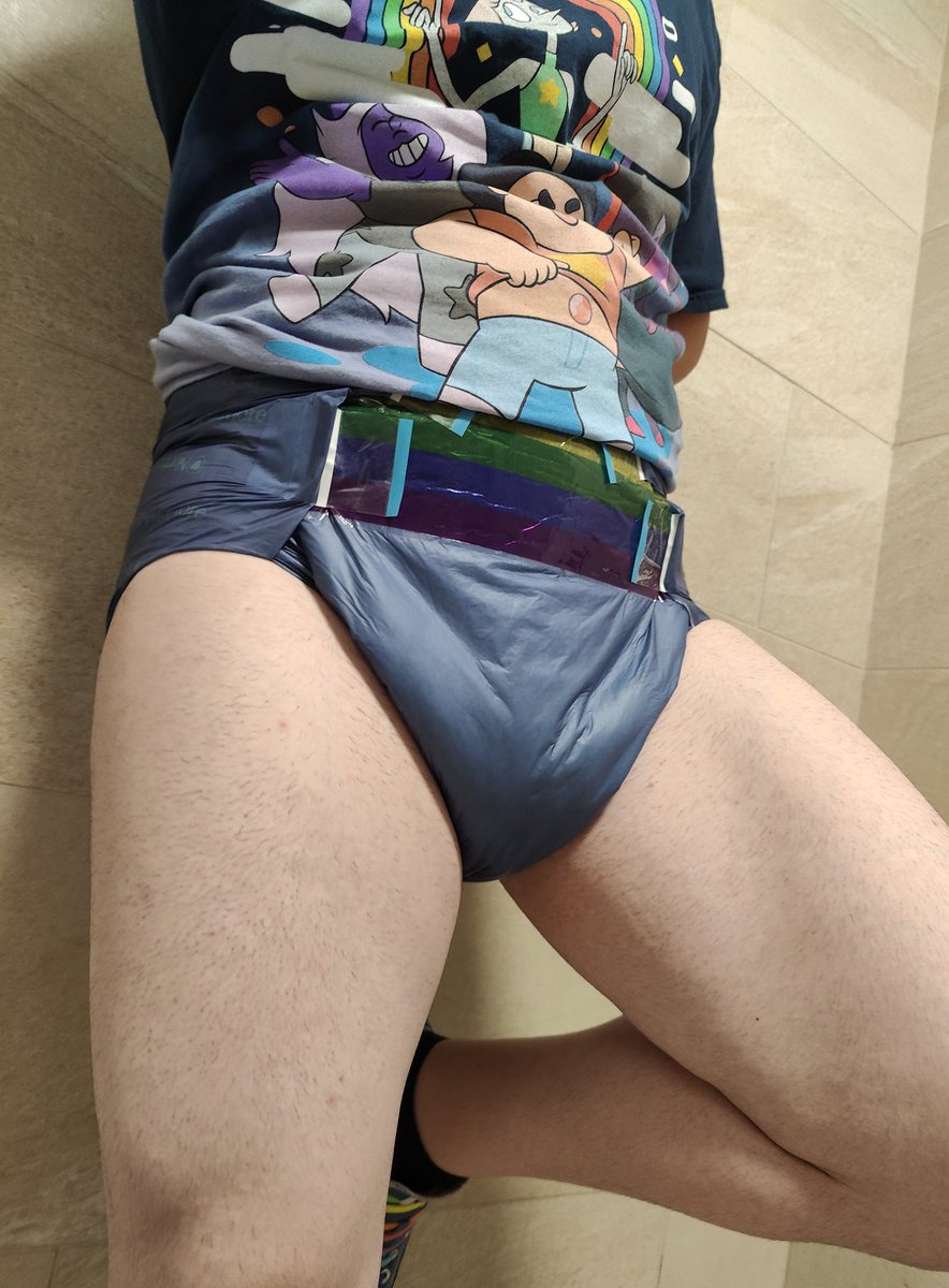 A Megamax <a href="/NorthShoreABDL/">NorthShoreABDL 🔜BFC</a> makes for easy public wall changes!

#abdlcommunity #abdl #diaperfur #babyfur #babyfurcon #BFC