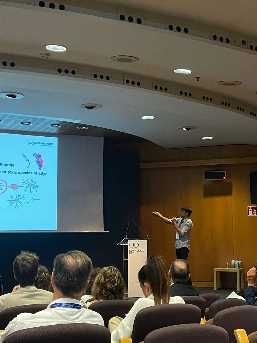 🔬 Exciting to see <a href="/Jordi_Pujols/">Jordi Pujols</a> present our disease-modifying approach for #Parkinson — HELICURE — developed with <a href="/IrantzuPallares/">Irantzu Pallarès</a> &amp; <a href="/aabortolozzi/">Analia Bortolozzi</a> , at <a href="/CataloniaHealth/">Catalonia.Health</a> #ConnectionDay2025. Step by step, we’re getting closer to making it a reality. <a href="/IBB_UAB/">Institut de Biotecnologia i de Biomedicina UAB</a> <a href="/I3ptT/">Institut d'Investigació i Innovació Parc Taulí</a>