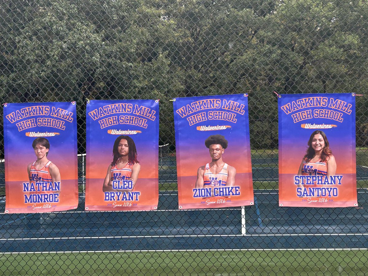 WMRinesSports's tweet photo. Congrats to our 4 senior XC runners! Thank you for your dedication. We wish you the best of luck! 

Thank you to @WMBoosterClub for the wonderful banners! https://t.co/FBEinddI76