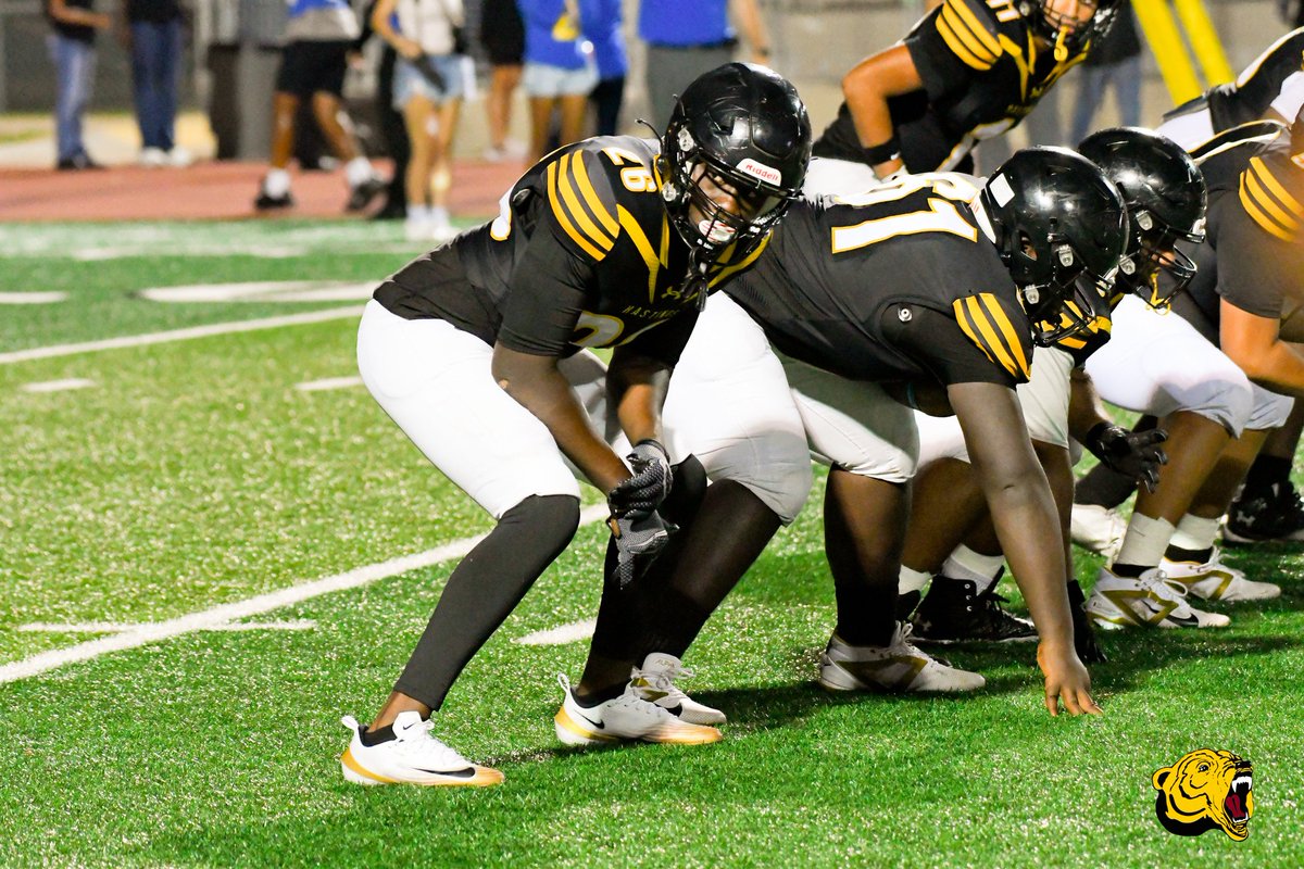 AliefHastingsFB's tweet photo. More photos from the game 9/11/25 #ItsFREE #Alief #FightingBears https://t.co/bzrQTE4Gav