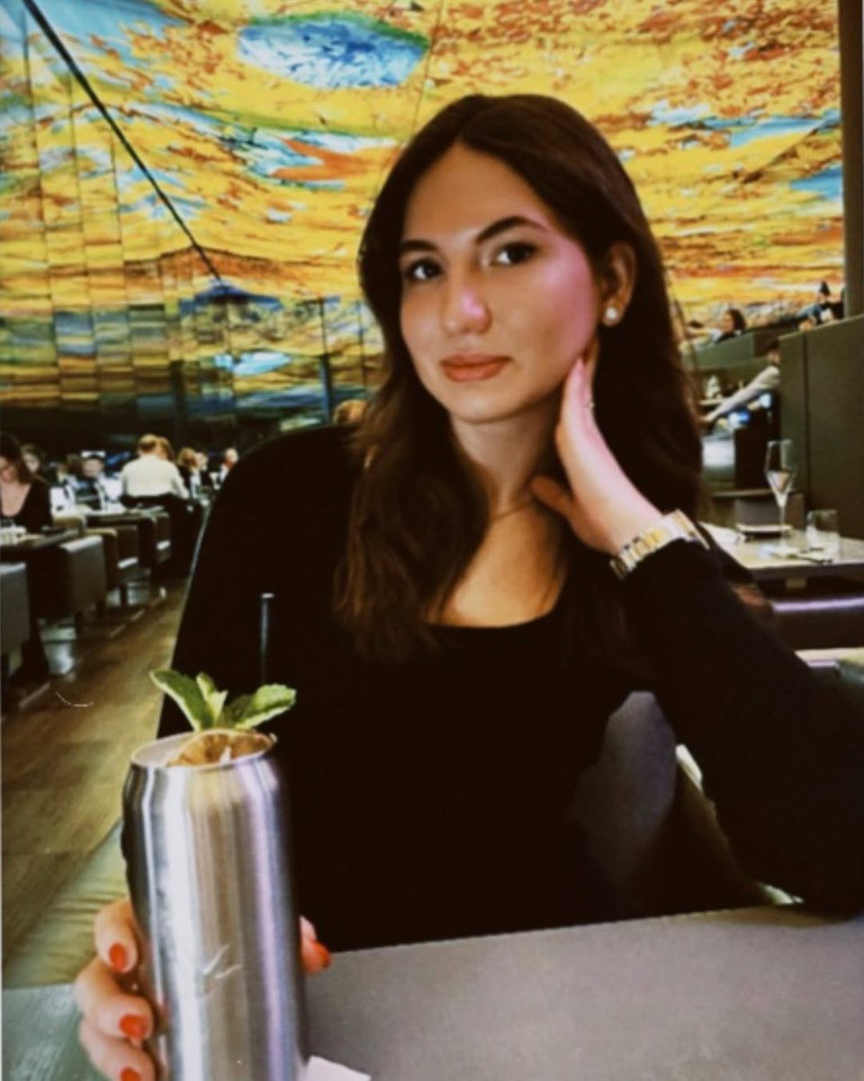 Mariajohns68's tweet image. Enjoy a peaceful moment with your favorite drink Life is about moments like this 🍸🌿✨#HealthyLifestyle #ChillVibes #RefreshYourself #SelfCare