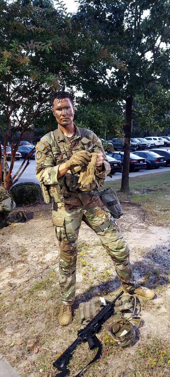 USArmyReserve's tweet image. Happening this week! 

Three #USArmyReserve NCOs are competing for the title of U.S. Army Reserve Drill Sergeant of the Year.

👉SSG Brady A. Benedict, 95th Training Division DSOY
👉SSG Pablo Rios, 98th Training Division DSOY
👉SSG Joseph Kelly, 104th Training Division DSOY