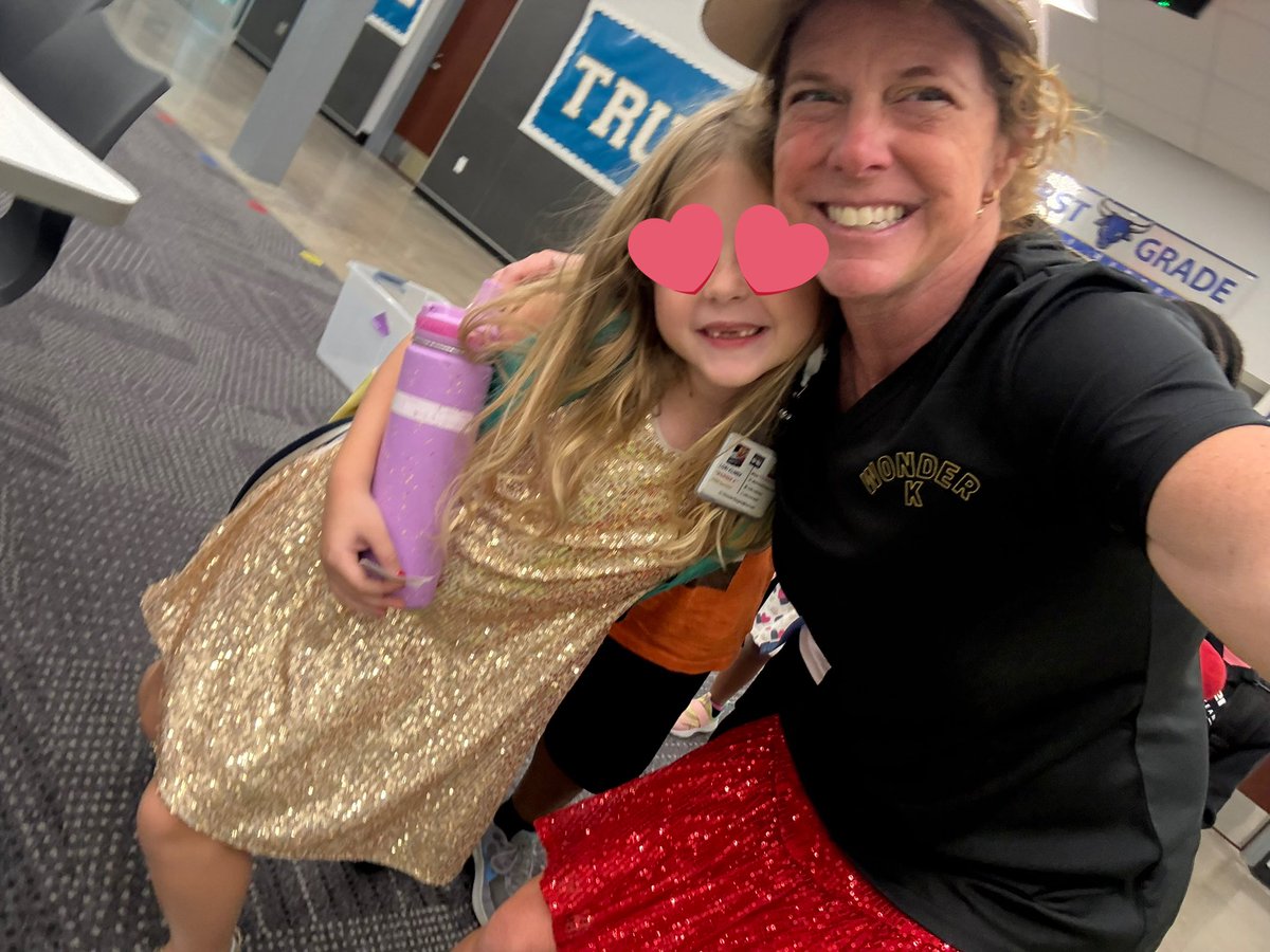 WonderWagonLISD's tweet image. @lisdbekind LET YOUR SPARKLE SHINE!! #LISDbeKind #OneLISD